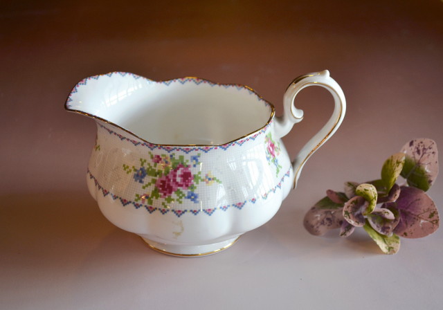 Antique Sam's Collectionロイヤルアルバートプチポワンディナーセット