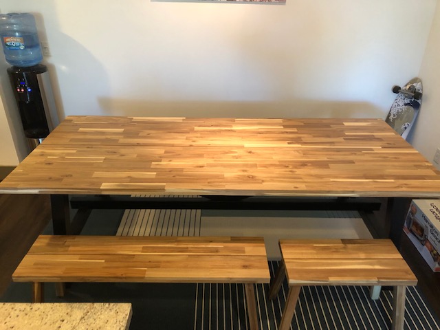 サンディエゴタウン - クラシファイド[IKEA SKOGSTA Dining table and