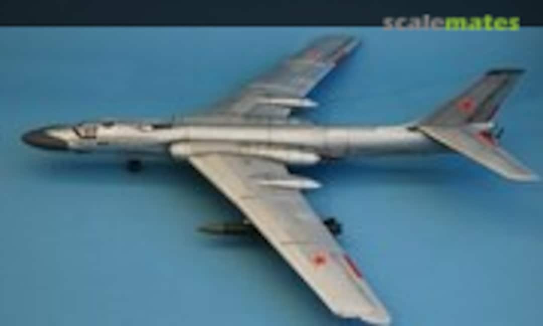 Chinese H-6 Tu-16K-26 Badger G, Trumpeter 01612 (2000)