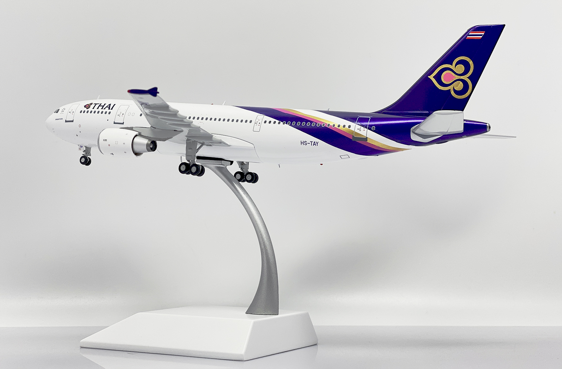 ScaleModelStore.com :: JC Wings 1:200 - XX20217 - Thai Airways