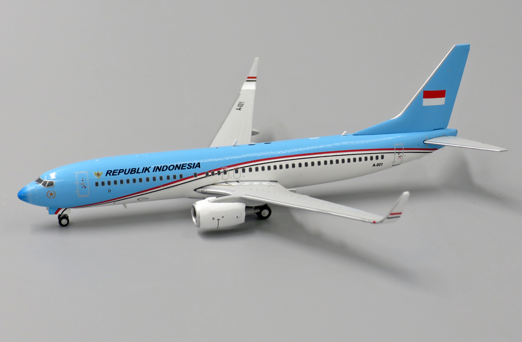 ScaleModelStore.com :: JC Wings 1:400 - EW4738001 - Indonesia Air