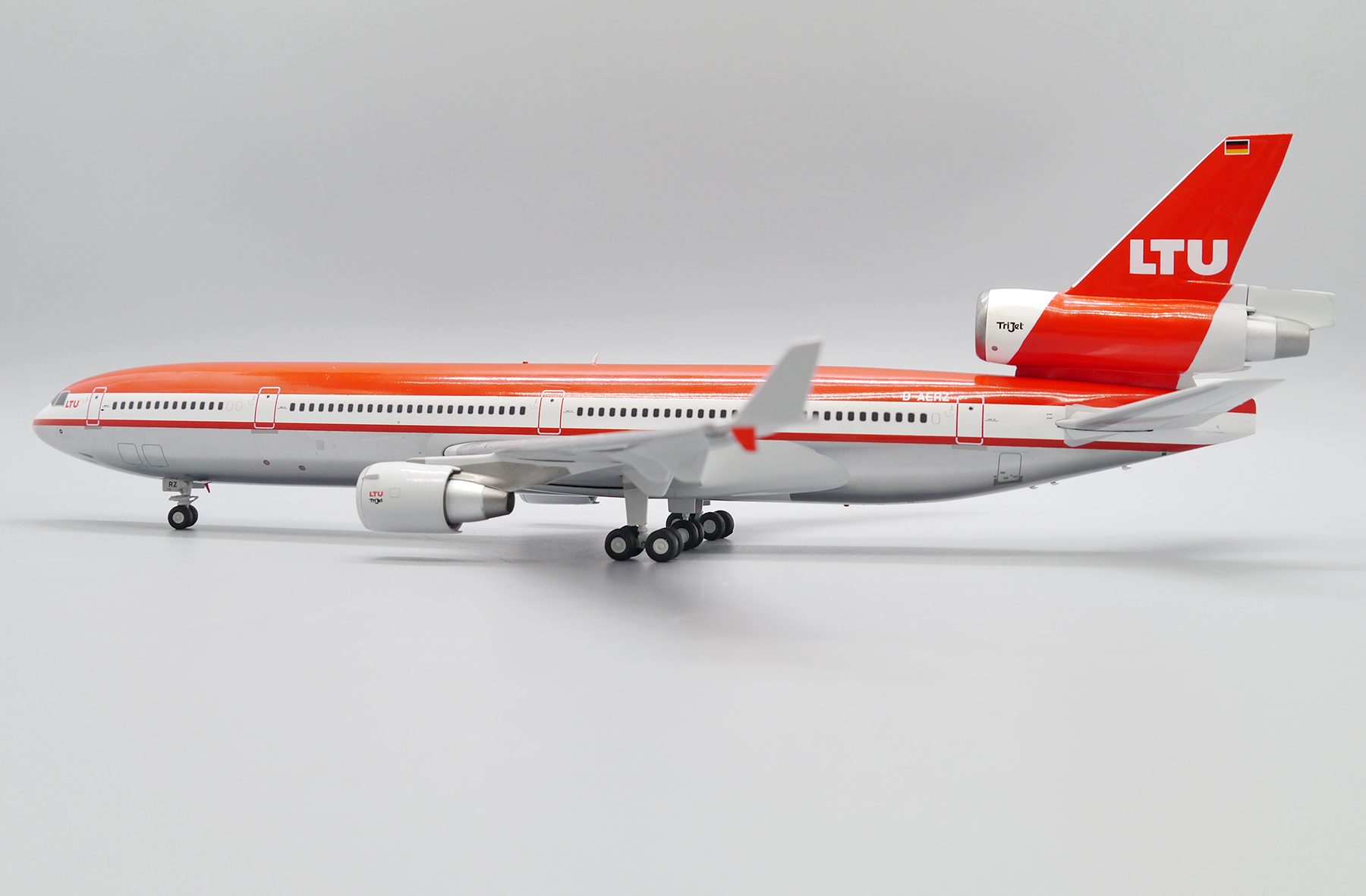 ScaleModelStore.com :: JC Wings 1:200 - LH2312 - LTU McDonnell