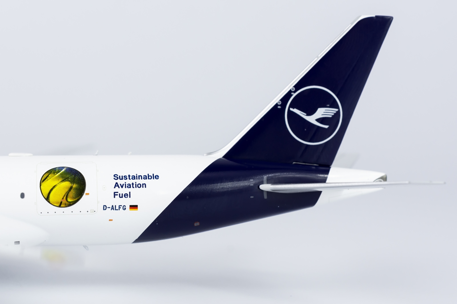 ScaleModelStore.com :: NG Models 1:400 - 72006 - Lufthansa Cargo