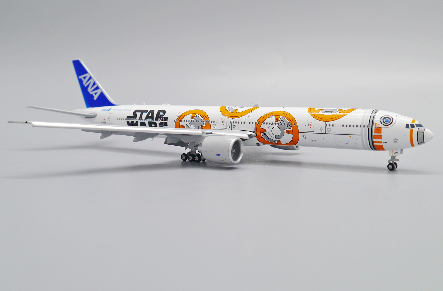 ScaleModelStore.com :: JC Wings 1:400 - EW4773005A - ANA All