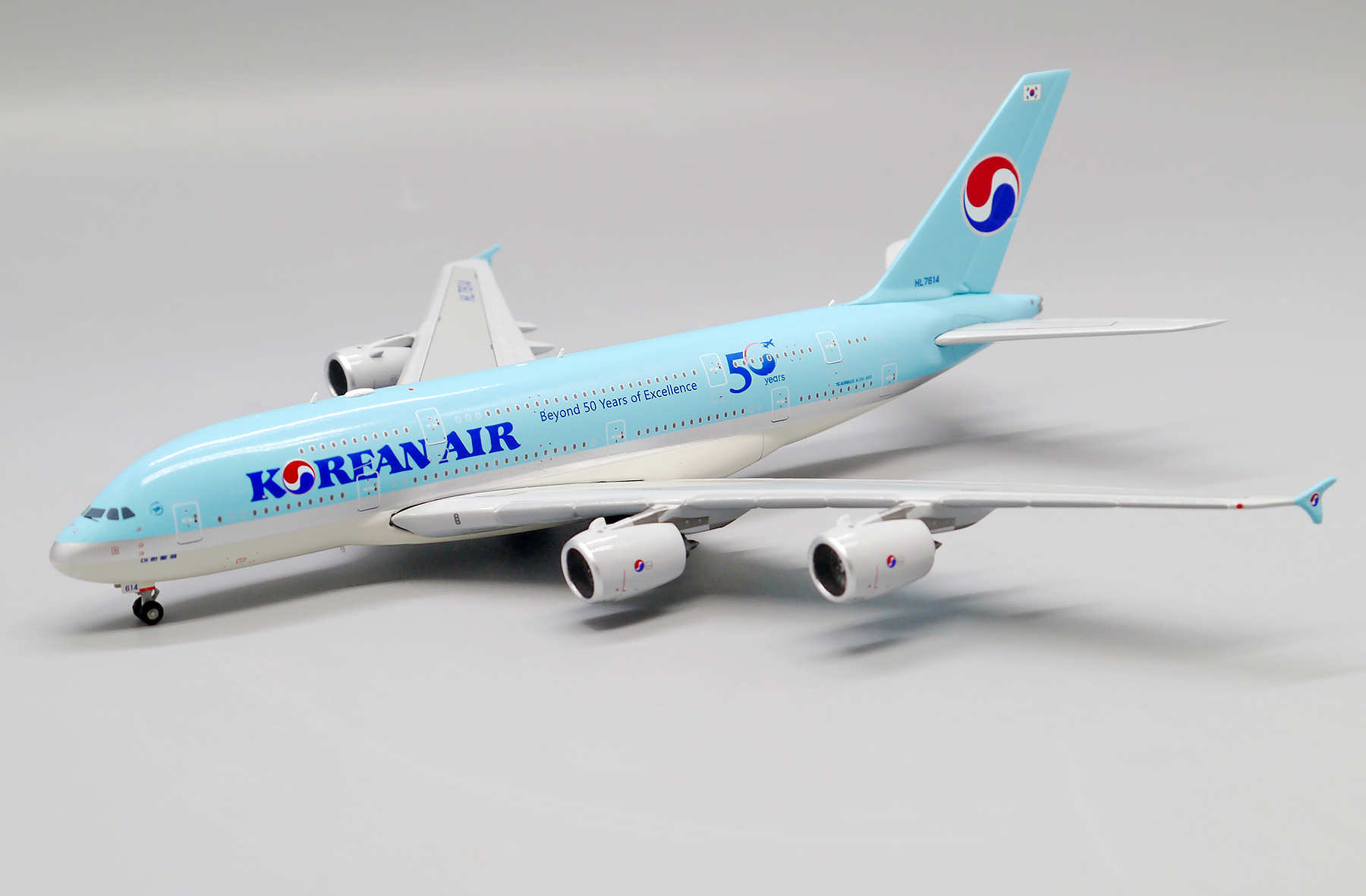 ScaleModelStore.com :: JC Wings 1:400 - EW4388016 - Korean Air