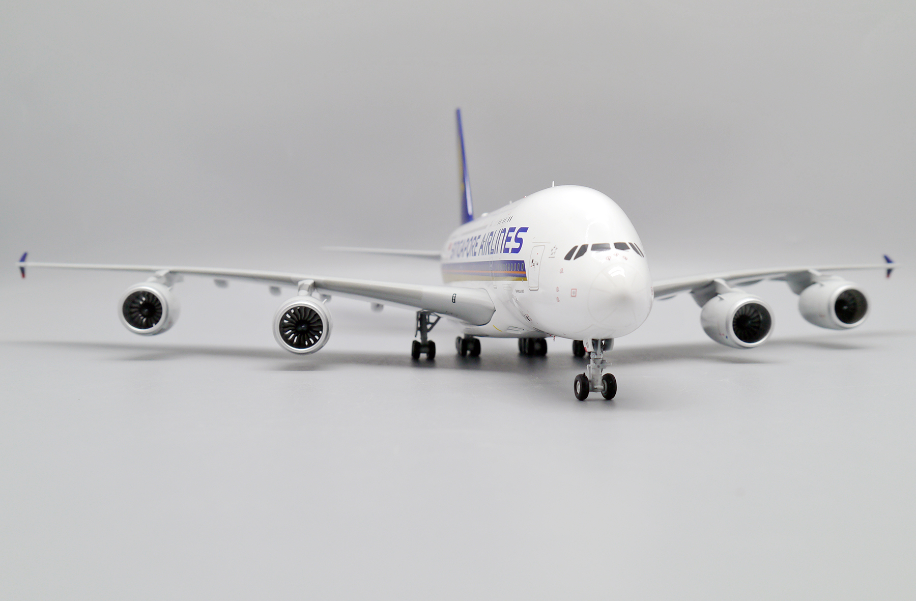 ScaleModelStore.com :: JC Wings 1:200 - EW2388009 - Singapore