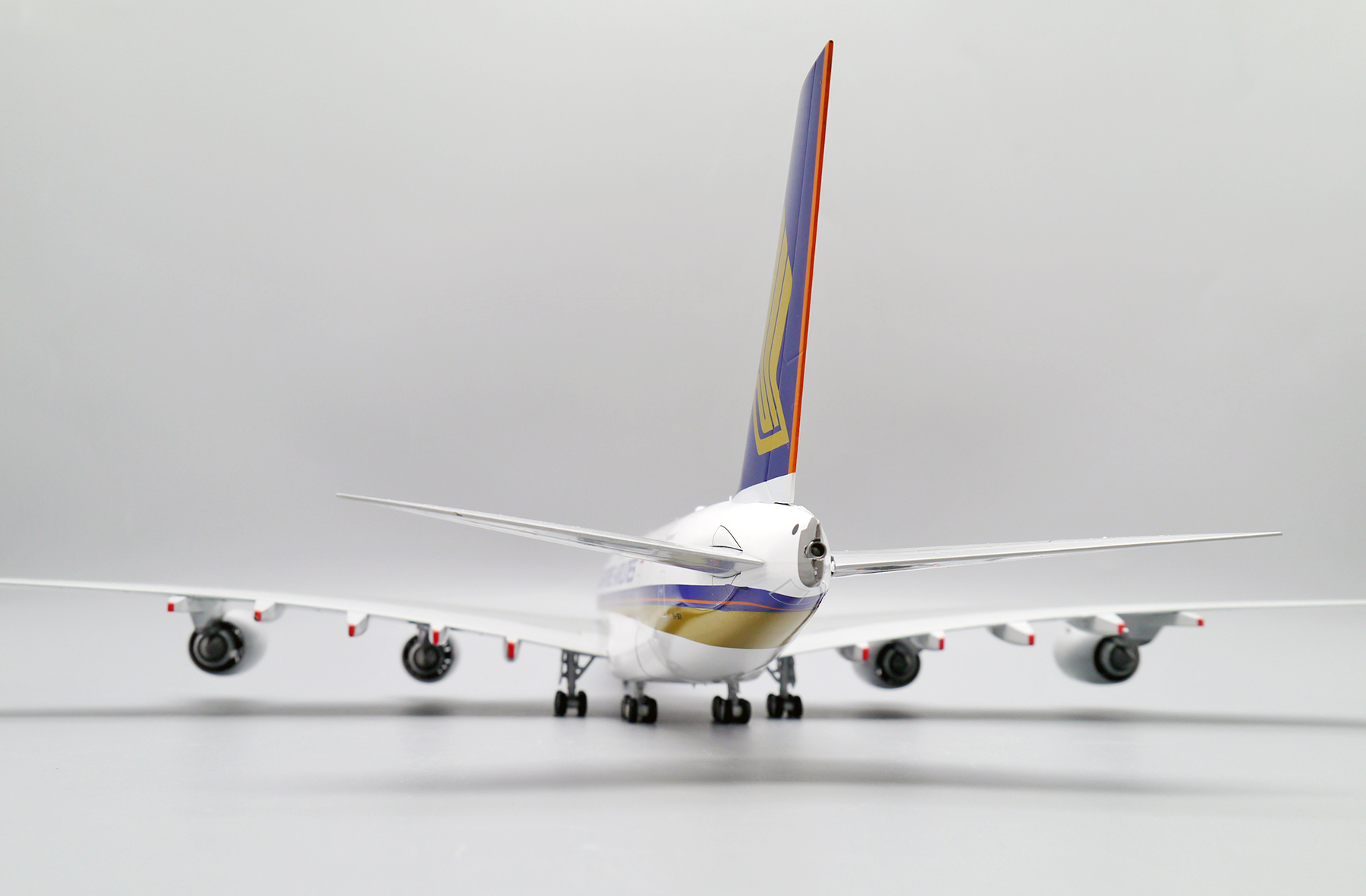 ScaleModelStore.com :: JC Wings 1:200 - EW2388009 - Singapore