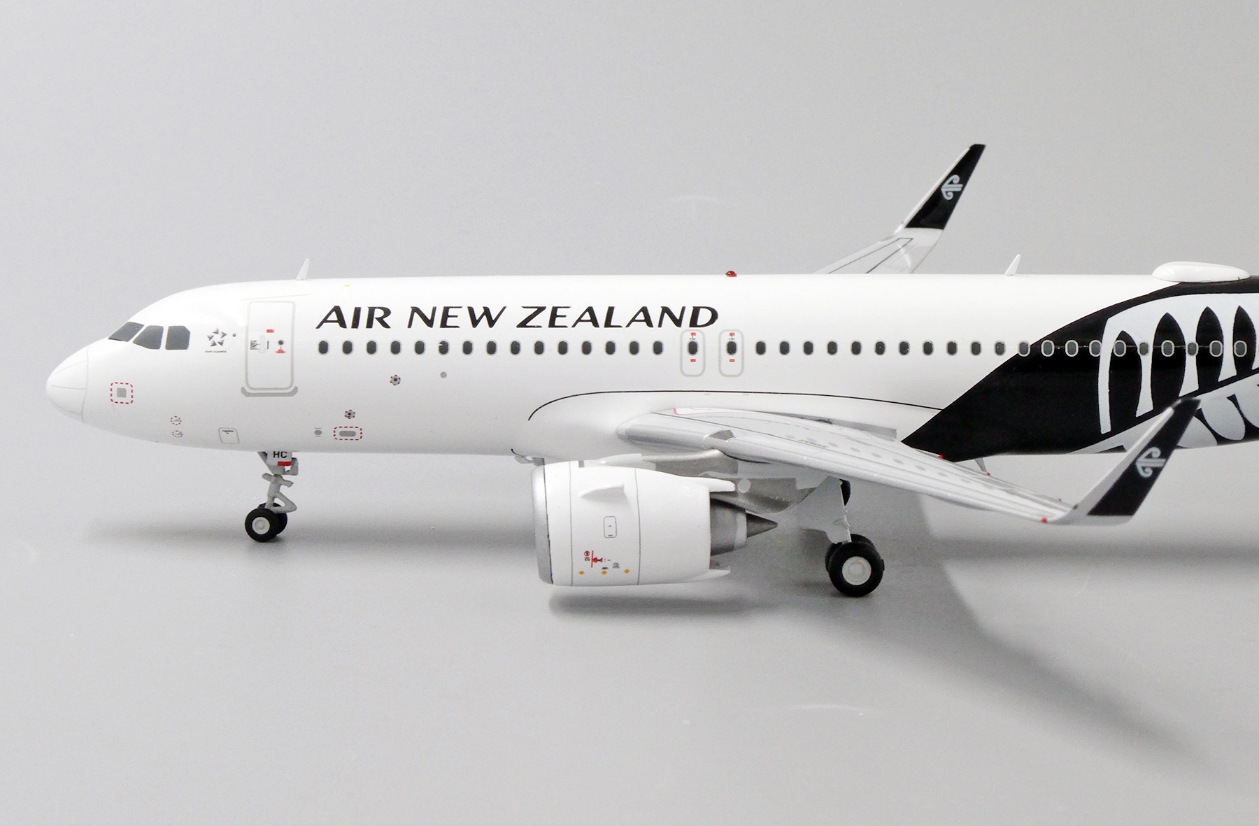 ScaleModelStore.com :: JC Wings 1:200 - XX2281 - Air New Zealand