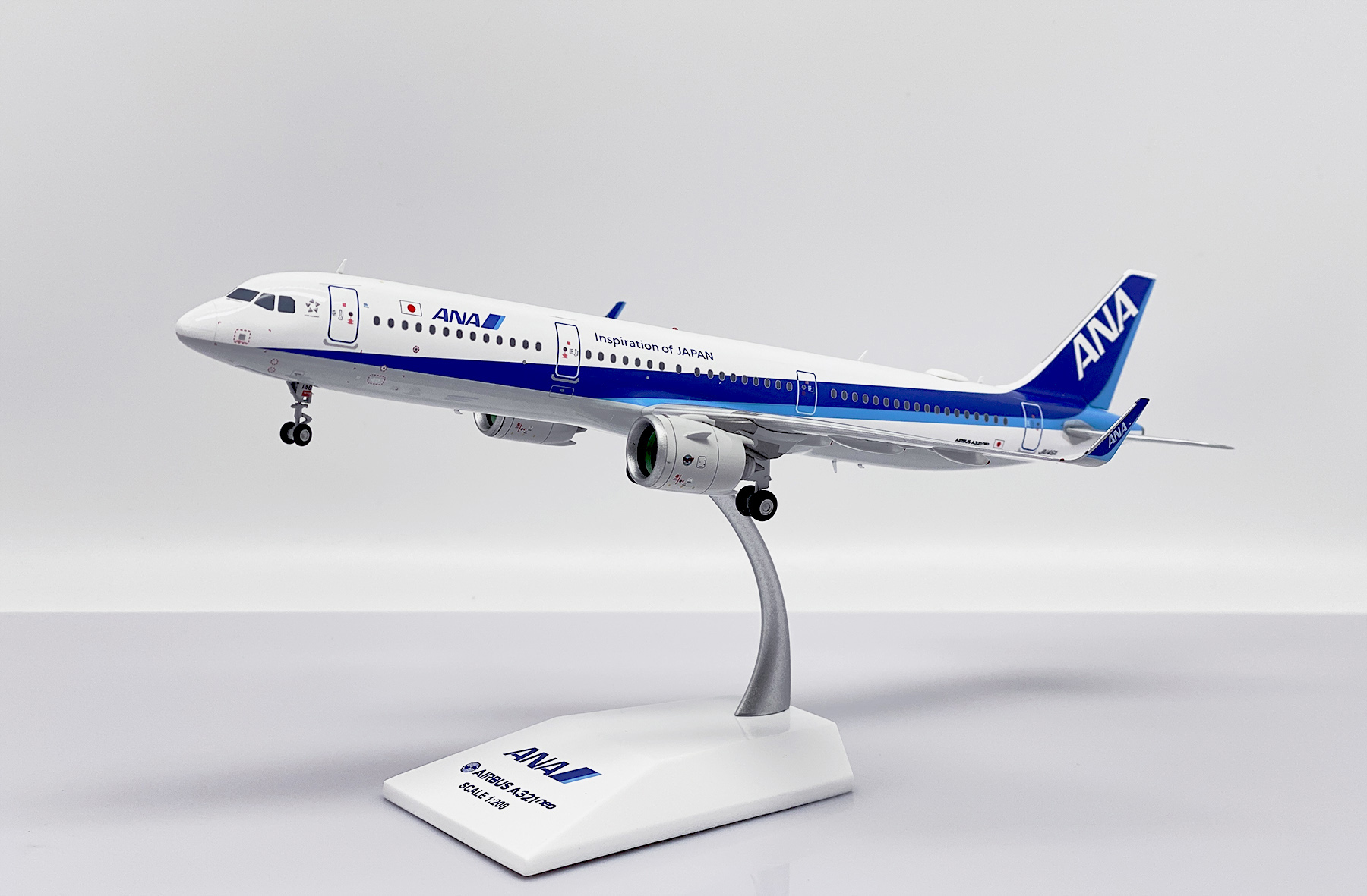 ScaleModelStore.com :: JC Wings 1:200 - SA2028 - ANA All Nippon