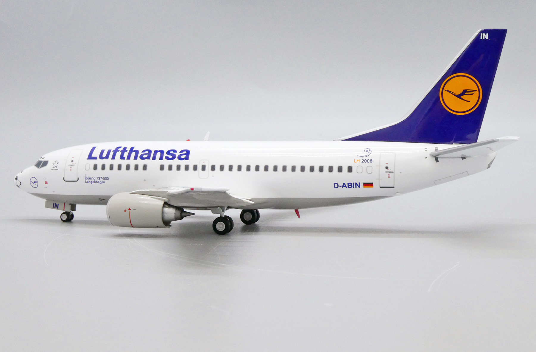 ScaleModelStore.com :: JC Wings 1:200 - XX2381 - Lufthansa Boeing