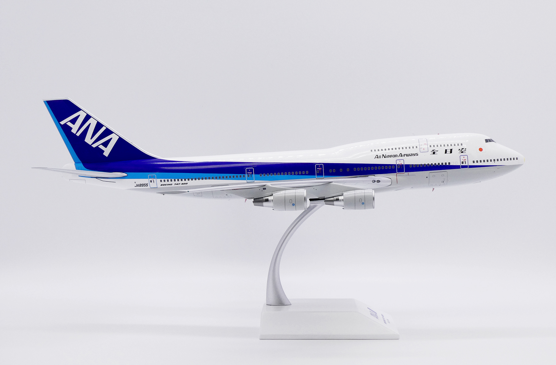 ScaleModelStore.com :: JC Wings 1:200 - XX20443 - ANA All Nippon