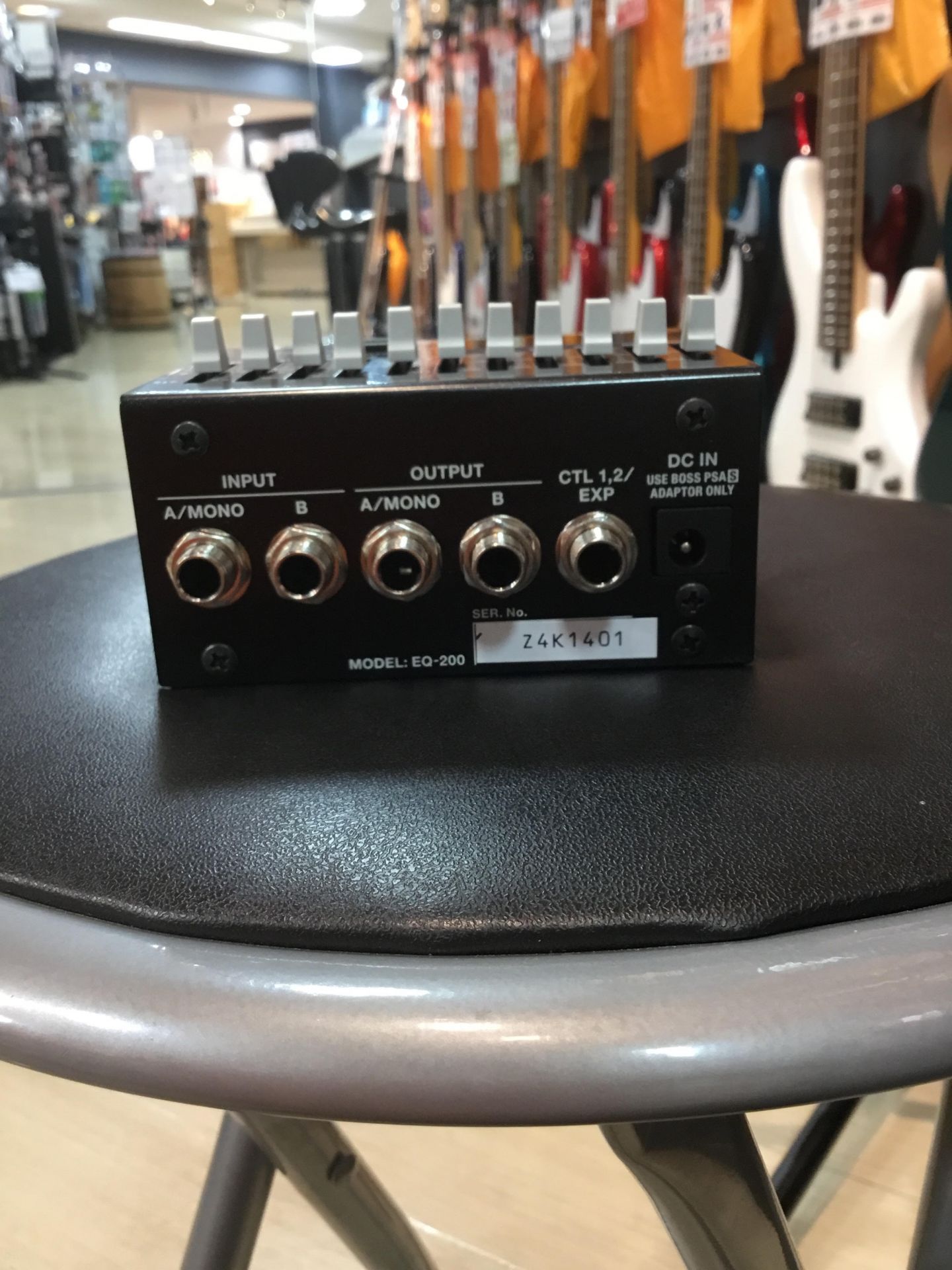 エフェクター紹介】BOSS EQ－200 エフェクターの紹介です！＊動画付き
