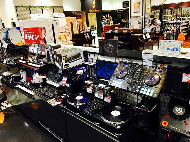 DJ機材】【Serato DJ】Pioneer DJ DDJ-SR2展開中！｜島村楽器 イオン