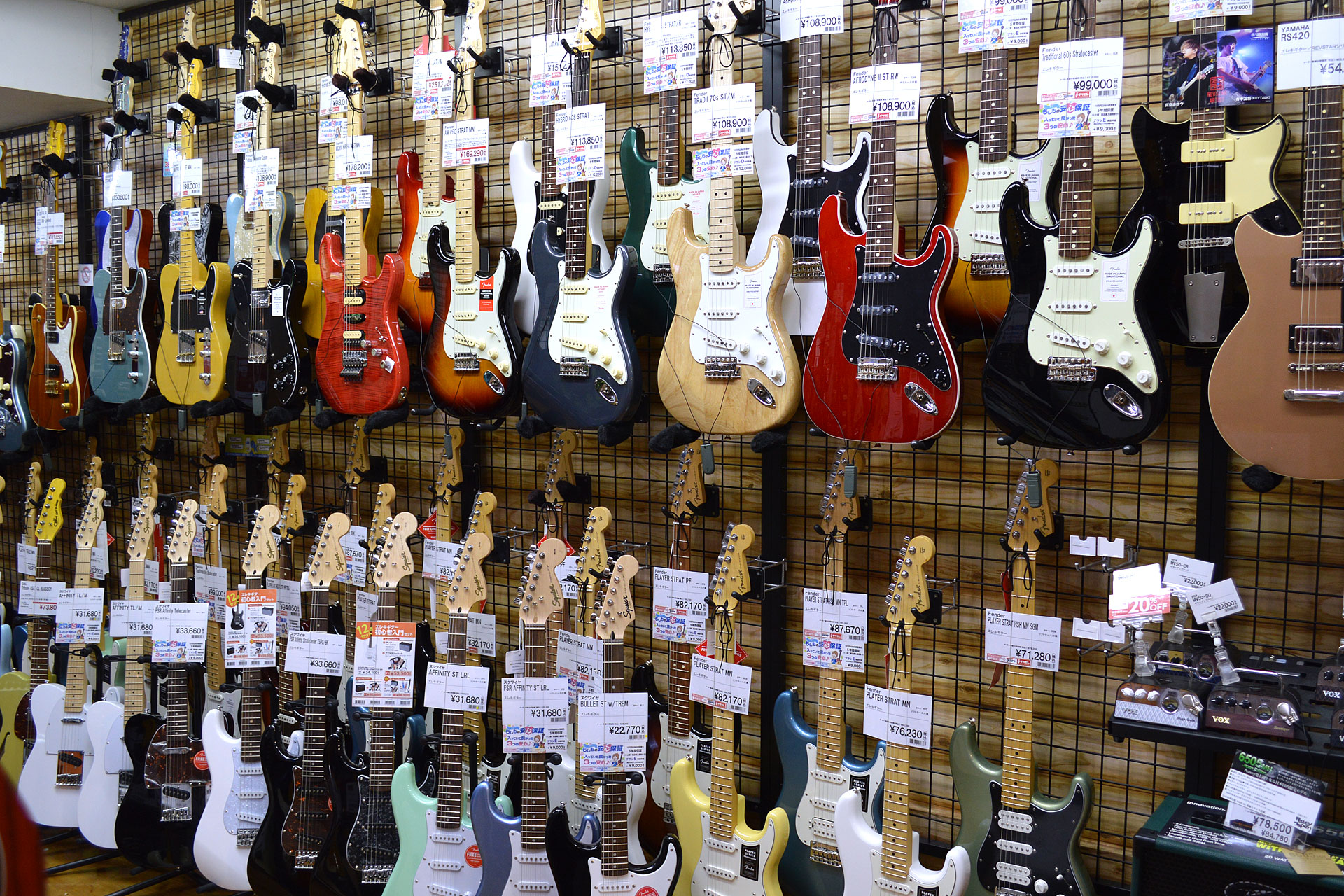 特価エレキギター】Fender（フェンダー）米国産ハイエンド・ストラト