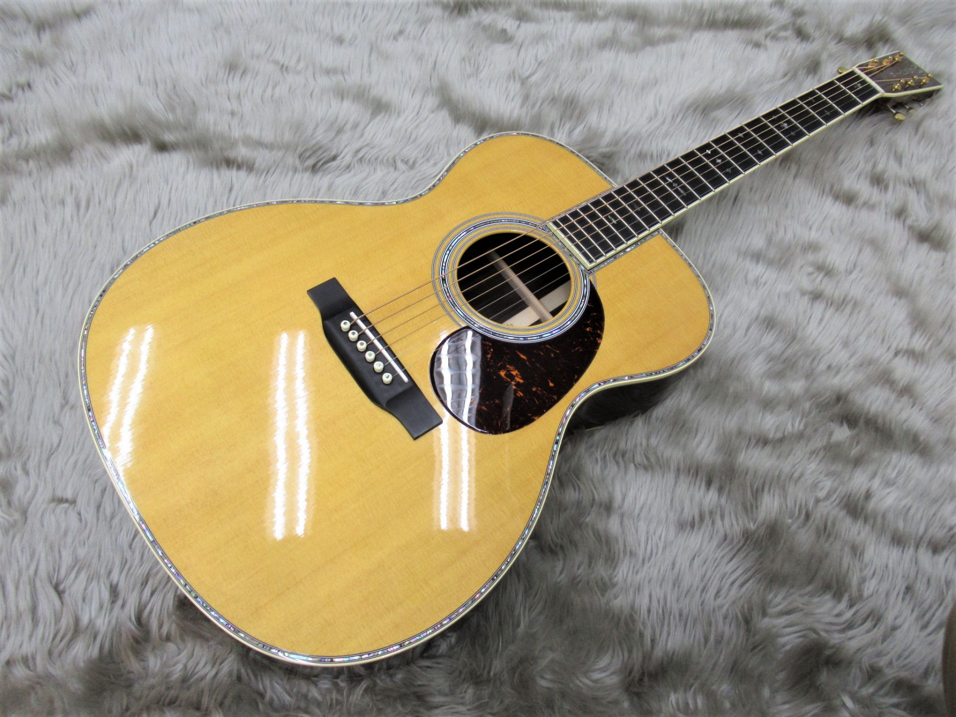アコースティックギター】Martin 000-42 Standard展示のご案内｜島村