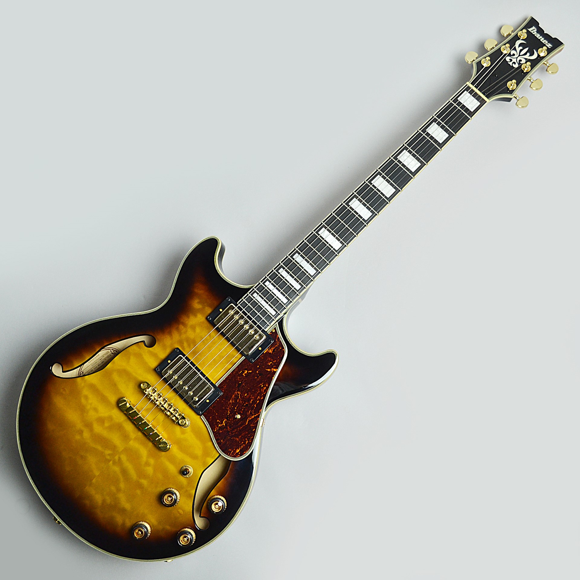 キルトトップに小ぶりボディのセミアコ！Ibanez『AM93QM AYS』取り扱い