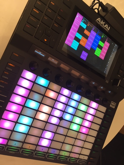 Akai Professional FORCE 発売！展示機＆在庫入荷しました！スタンド