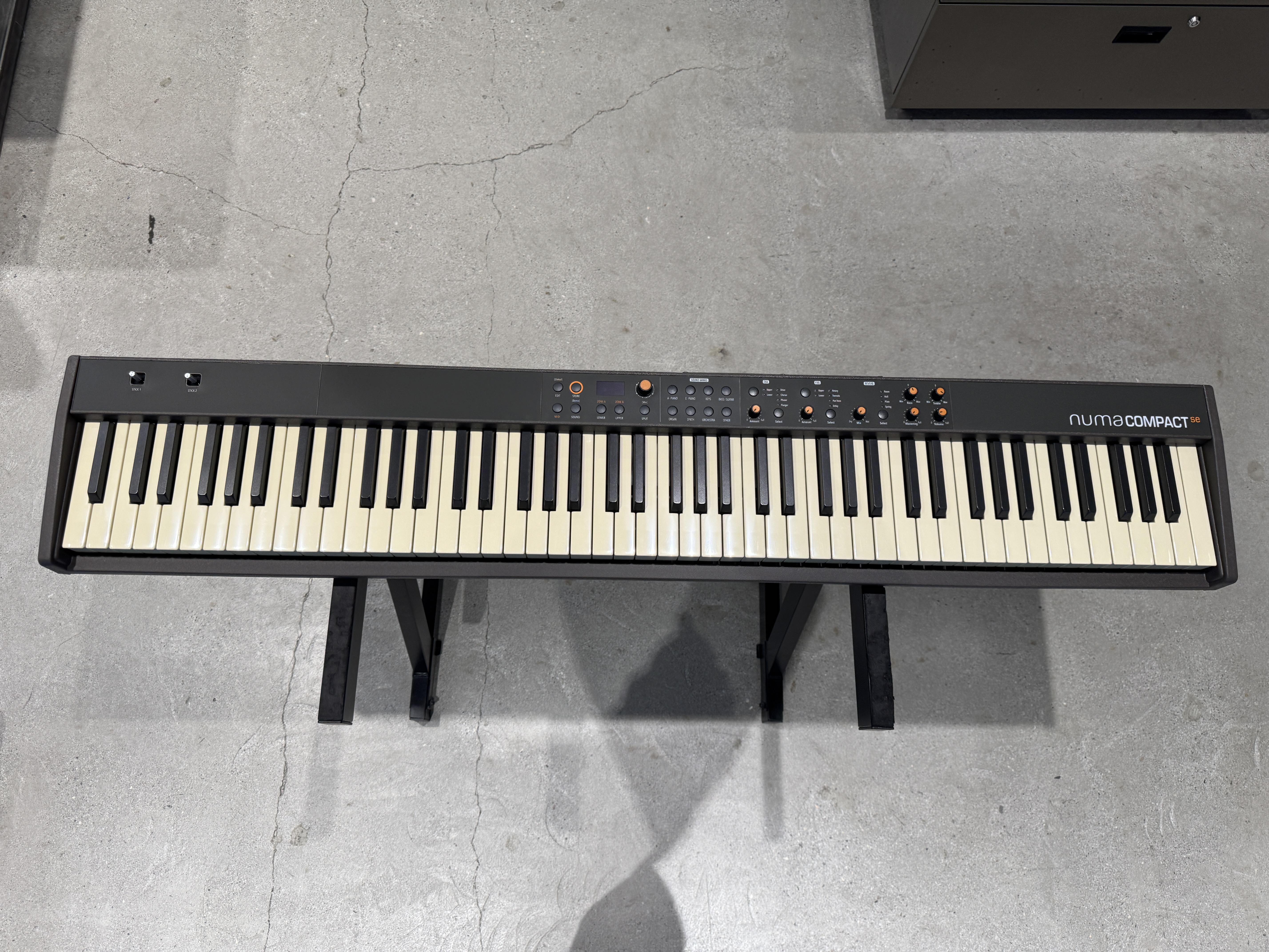 実機展示中】Studiologicの軽量ステージピアノNuma Compact SEが入荷