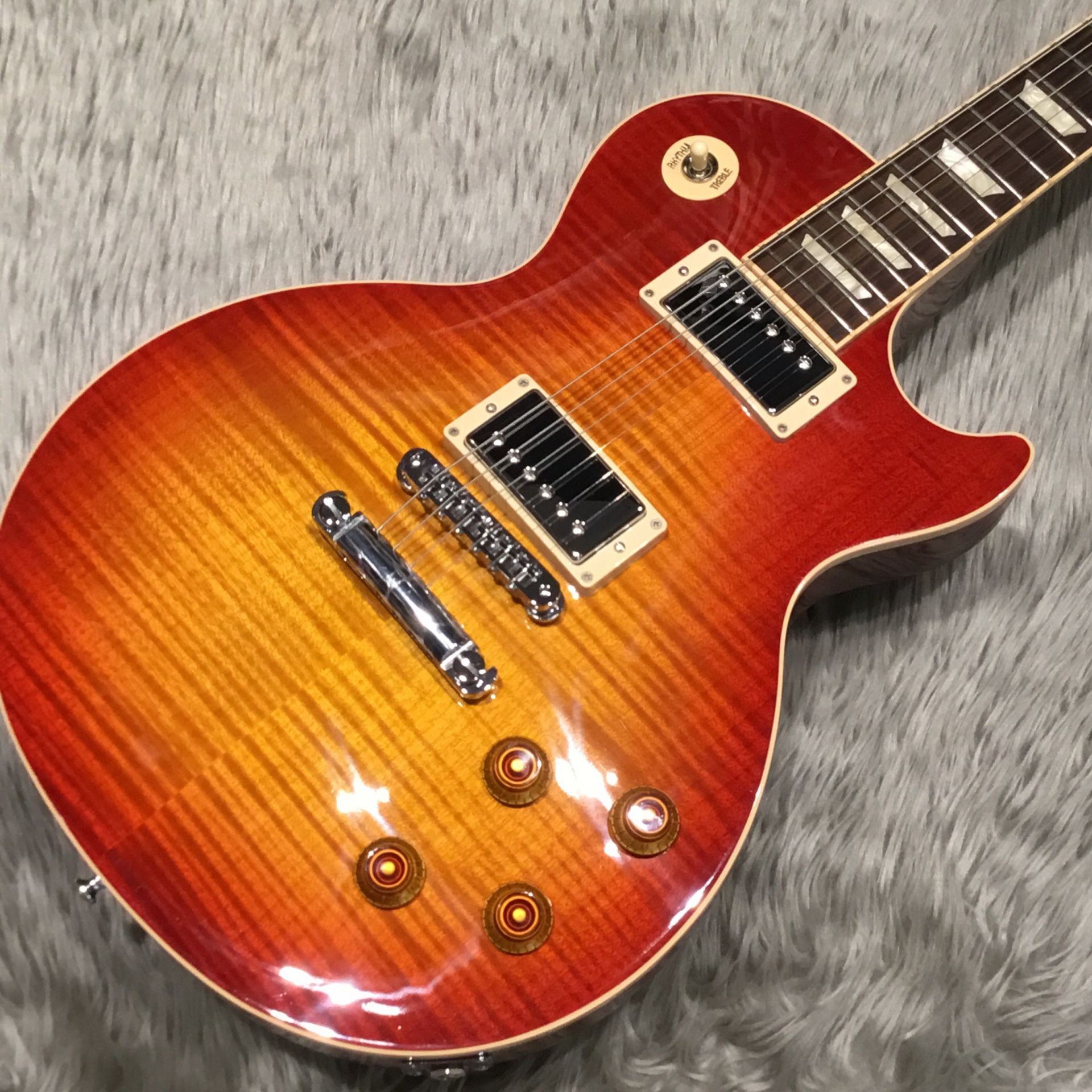 新入荷情報】中古 Gibson Les Paul STANDARD 2013 超美品が入荷