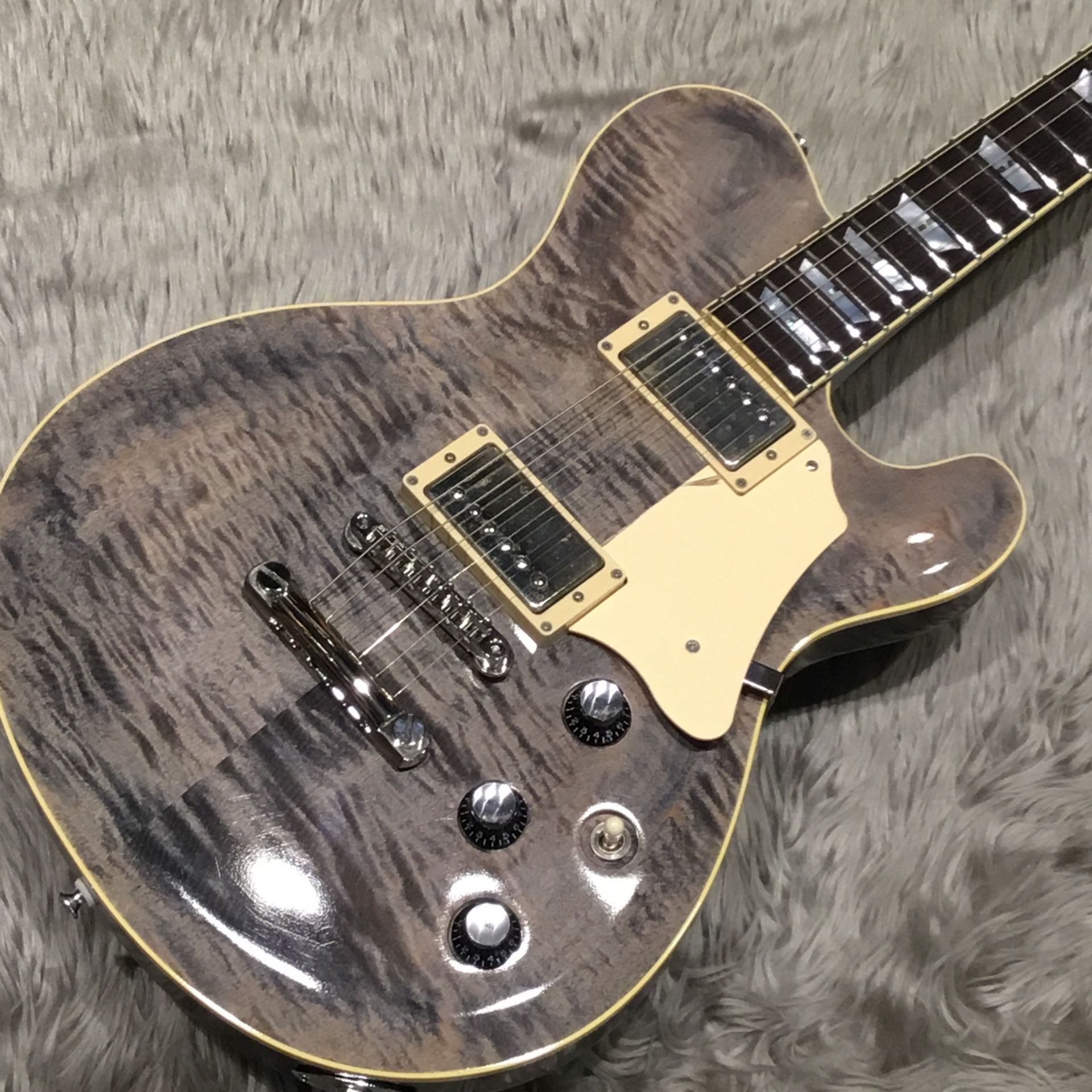 新入荷情報】中古エレキギターRYOGA CICADA-G2/TM 宮脇俊郎モデル