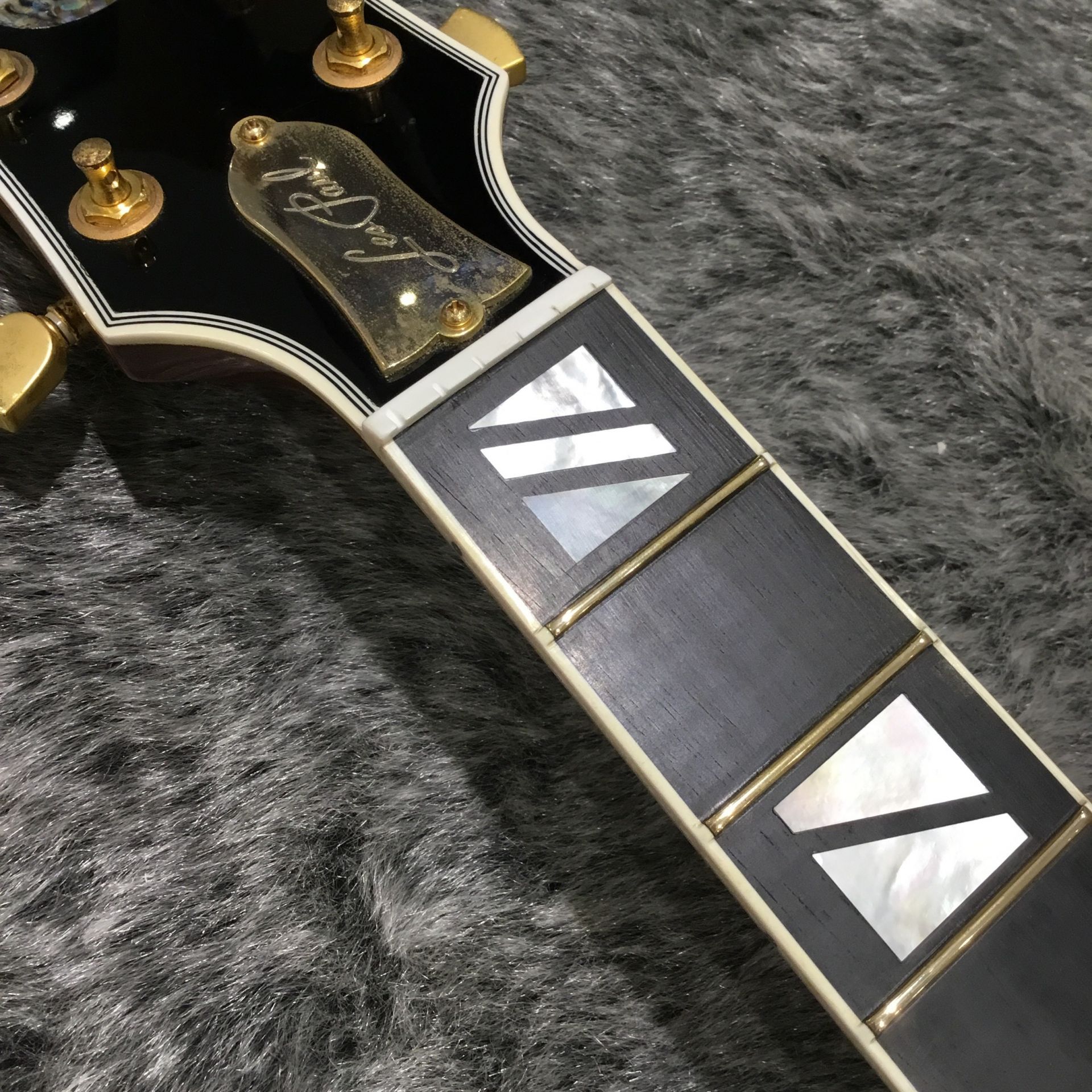 新入荷情報】中古 Gibson Les Paul Supremeが入荷！｜島村楽器 イオン