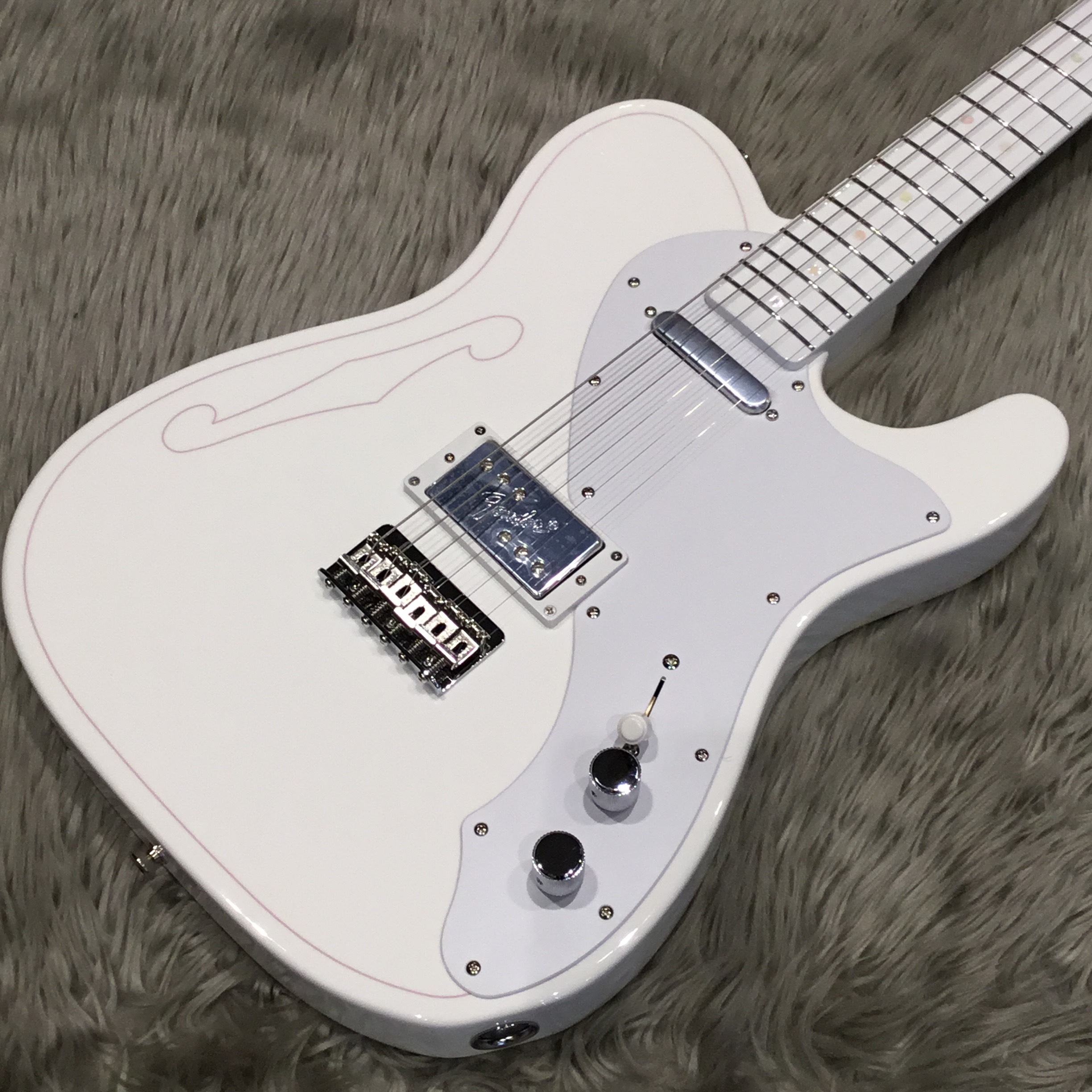 新入荷情報】Fender「SILENT SIRENボーカル・ギターすぅ