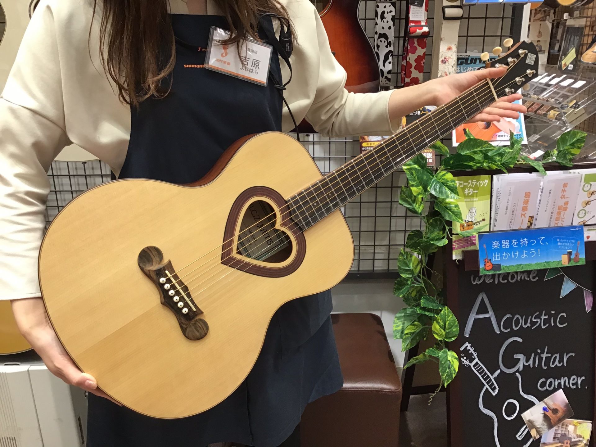 アコースティックギター入荷情報】女子必見！！ZEMAITIS CAM-60H入荷