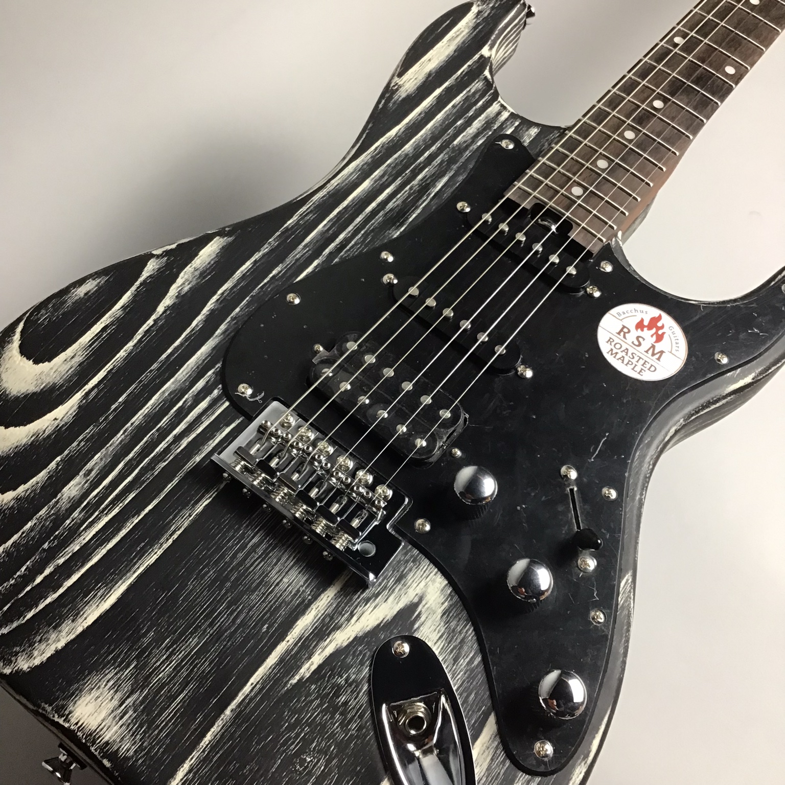 ギター入荷速報！】Bacchus (バッカス) SGS-ASH RSM (Black and White