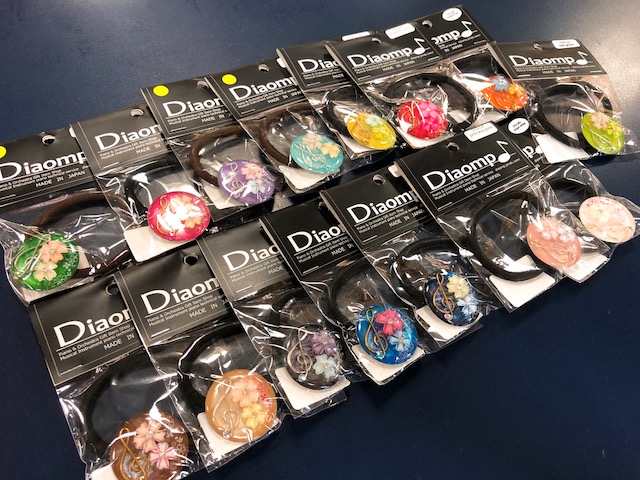 音楽雑貨】レジンでできたかわいいヘアアクセサリー入荷しました