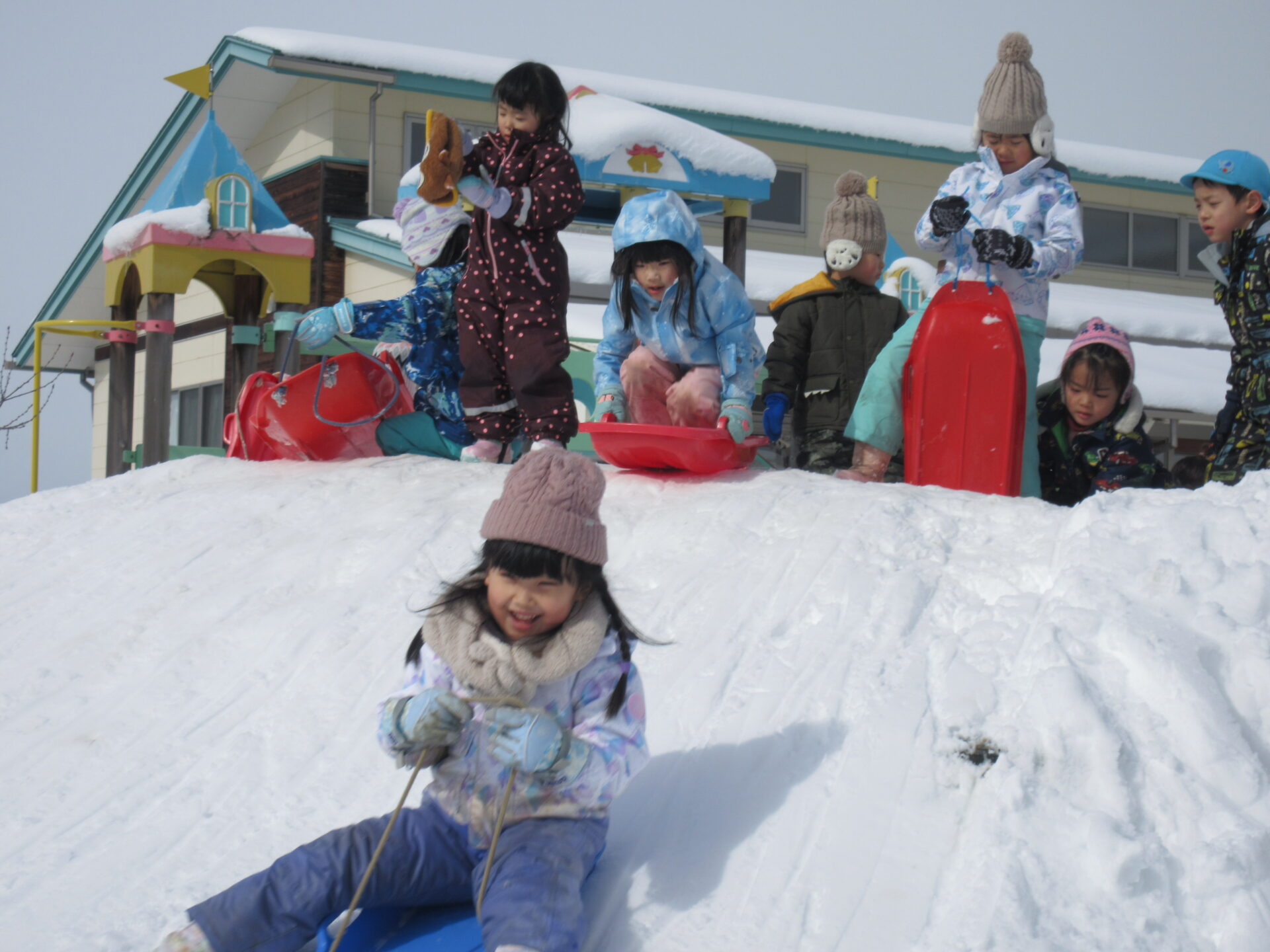 待ちに待った雪遊び！ - 信州やまほいくの郷