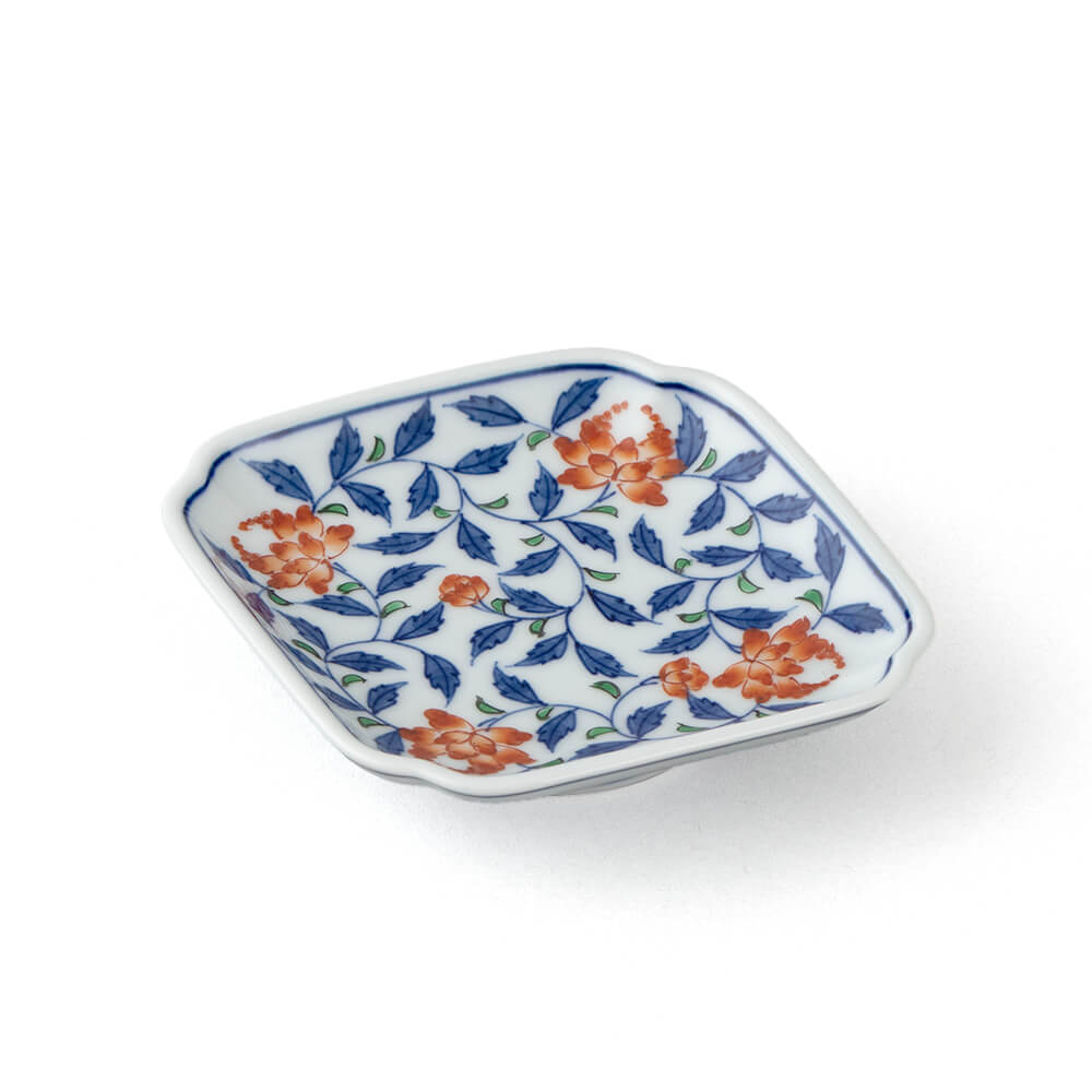 染錦花唐草 小皿（菱型） ｜ 有田焼の源右衛門窯公式オンラインショップ