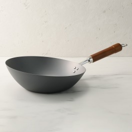 虎鐵 日本の職人が作った 特殊な形状で炒めやすい 変形ヘラ絞り 鉄炒め