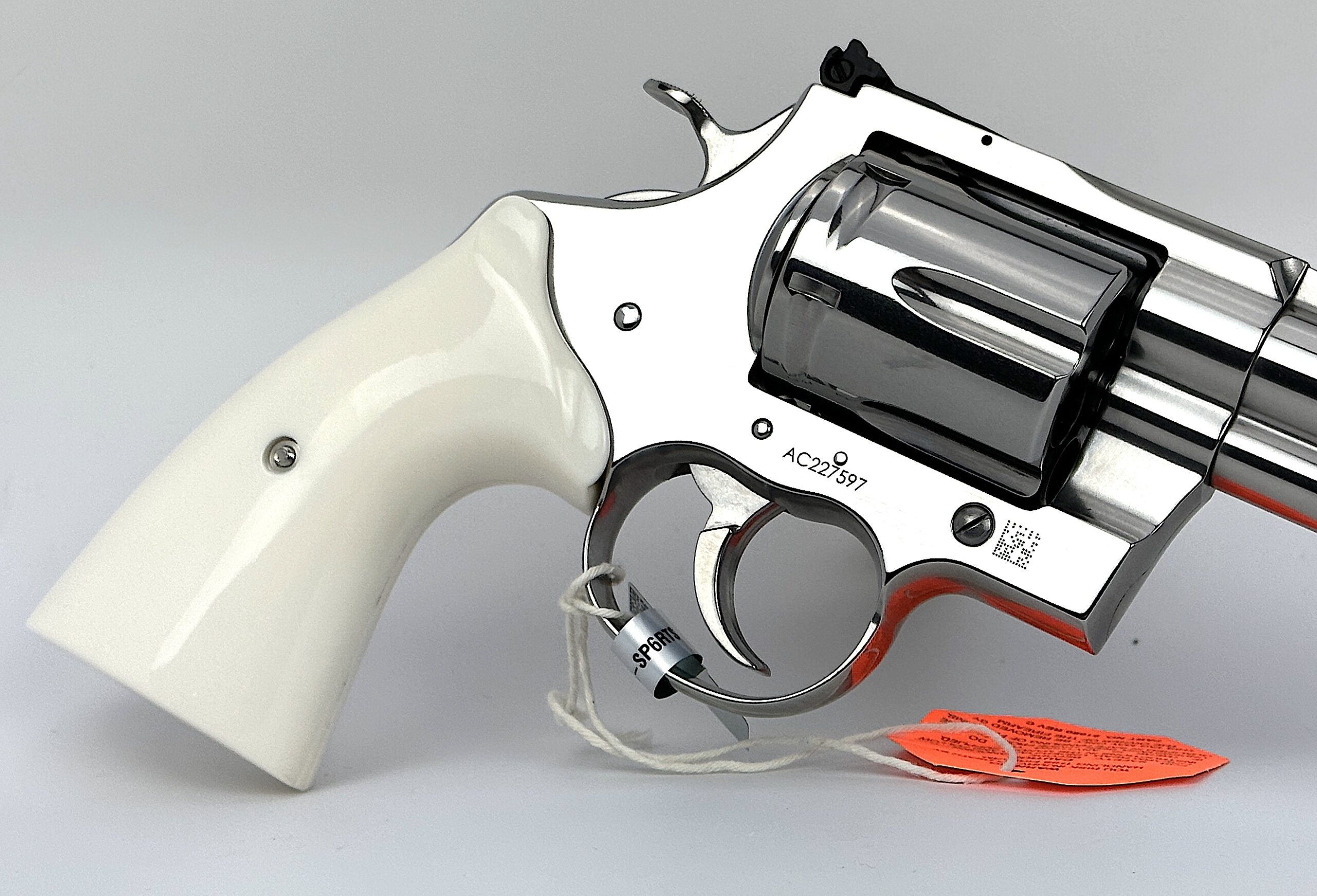 FACTORY NEW COLT ANACONDA 6