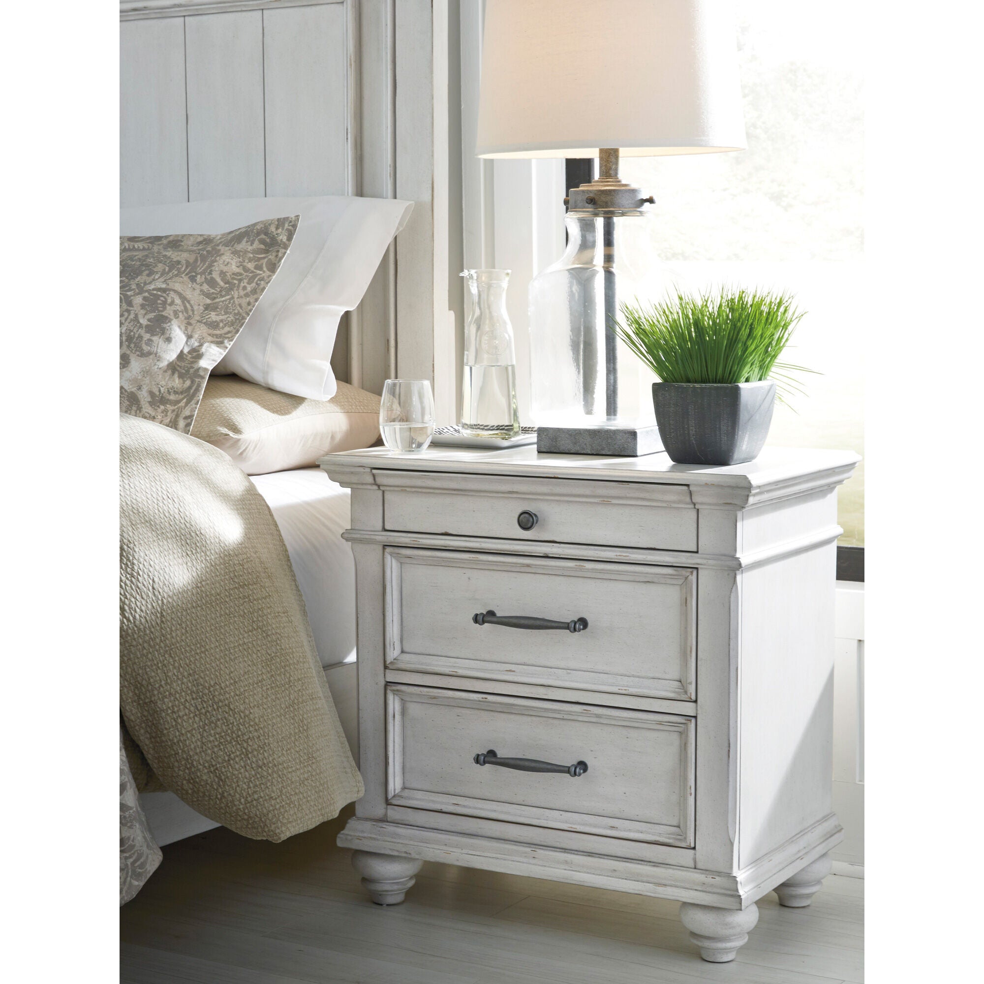 Kanwyn Nightstand – Slumberland