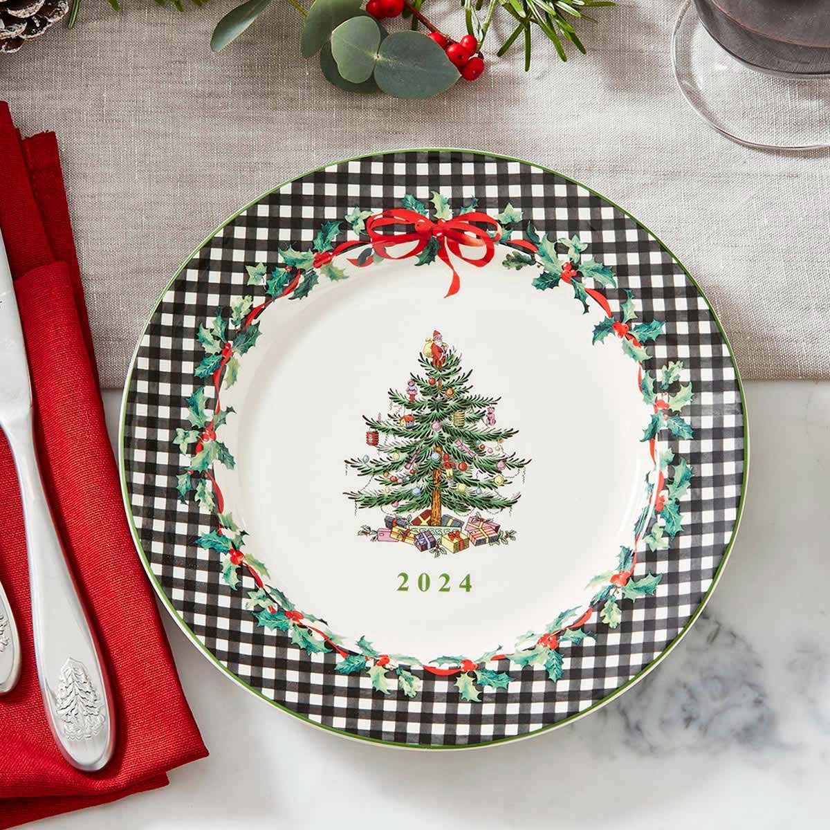 Spode Christmas Tree 2022 Collector Plate 10.5 Inch