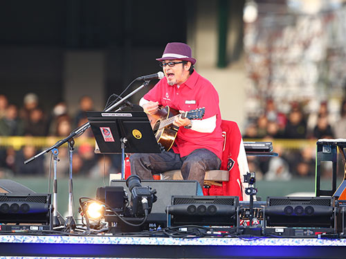 奥田民生 故郷マツダSで初ライブ カープ新旧本拠地制覇 - スポニチ