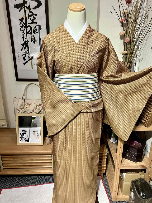 雑誌掲載 山下芙美子 黄八丈｜着物愛好家が最後に行き着く着物 ｜着物