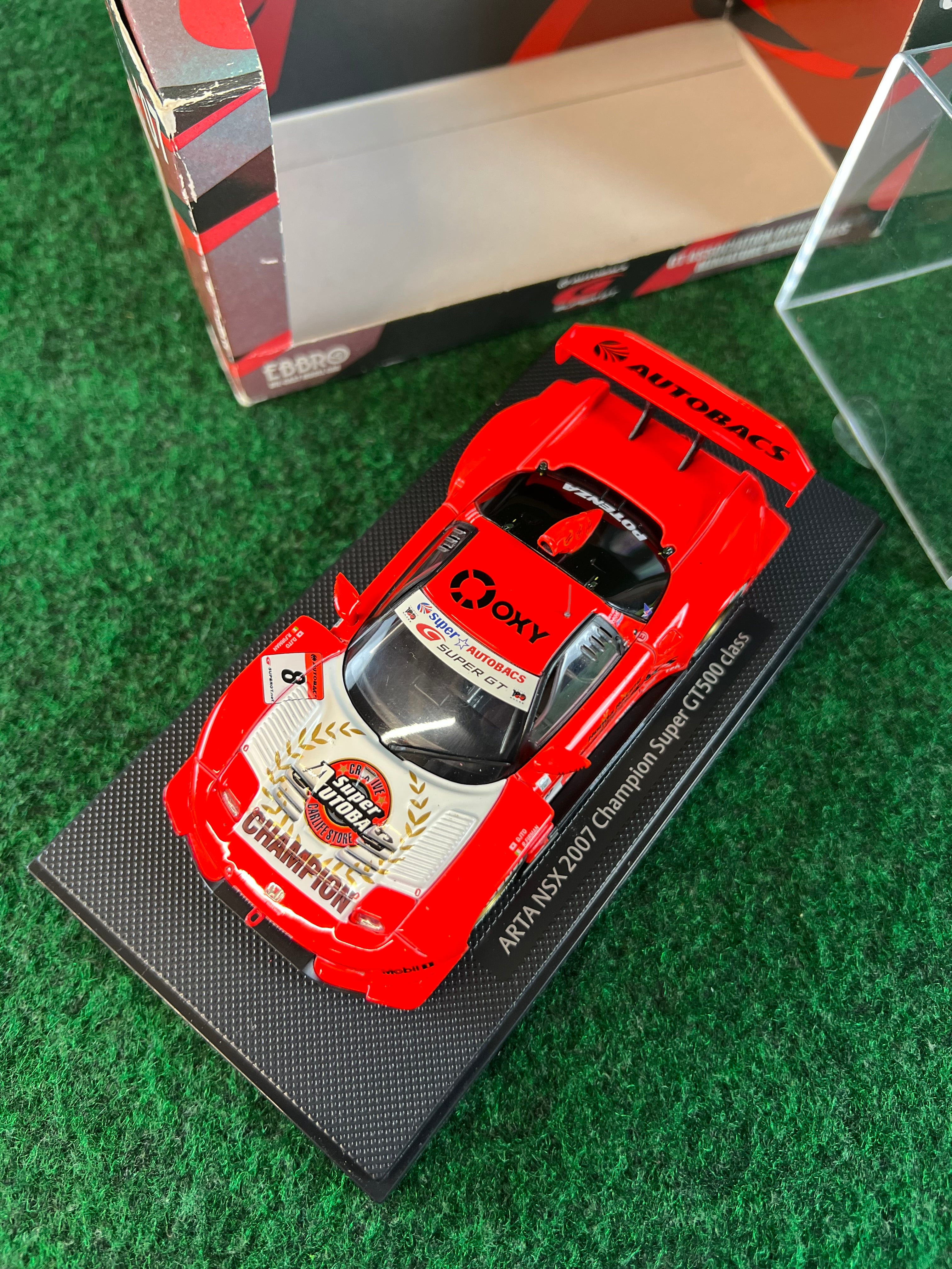 EBBRO - SuperGT 2007 ARTA NSX Championship Car with Signature