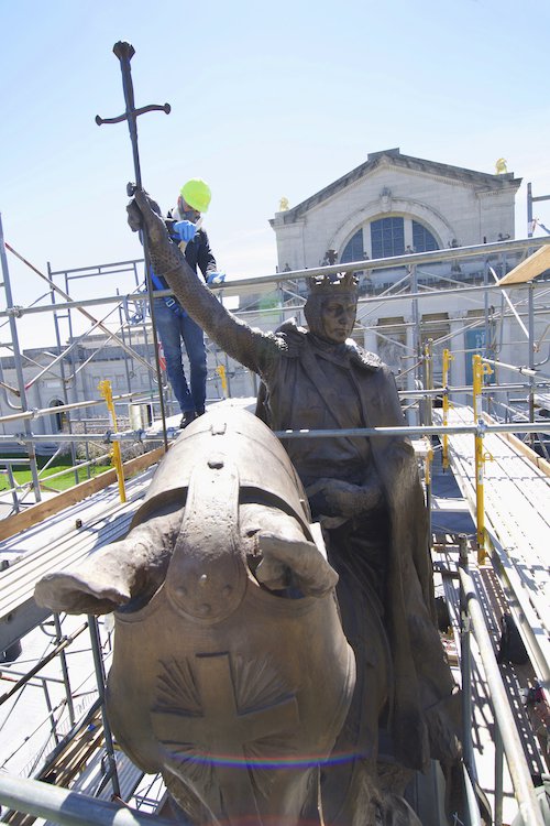 As the Saint Louis statue on Art Hill gets a cleaning, a look at