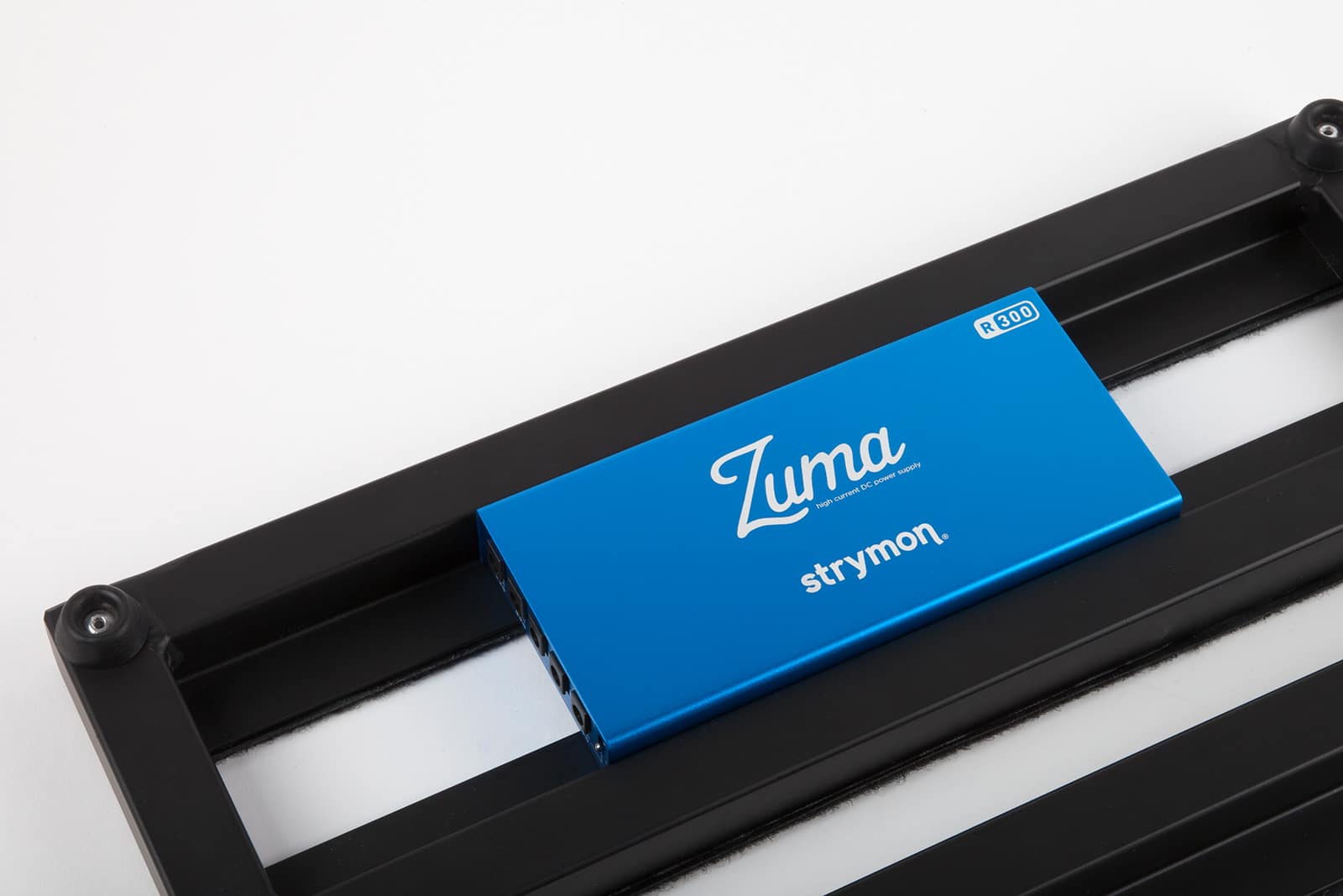 Zuma R300 Low Profile Pedal Power Supply - Strymon