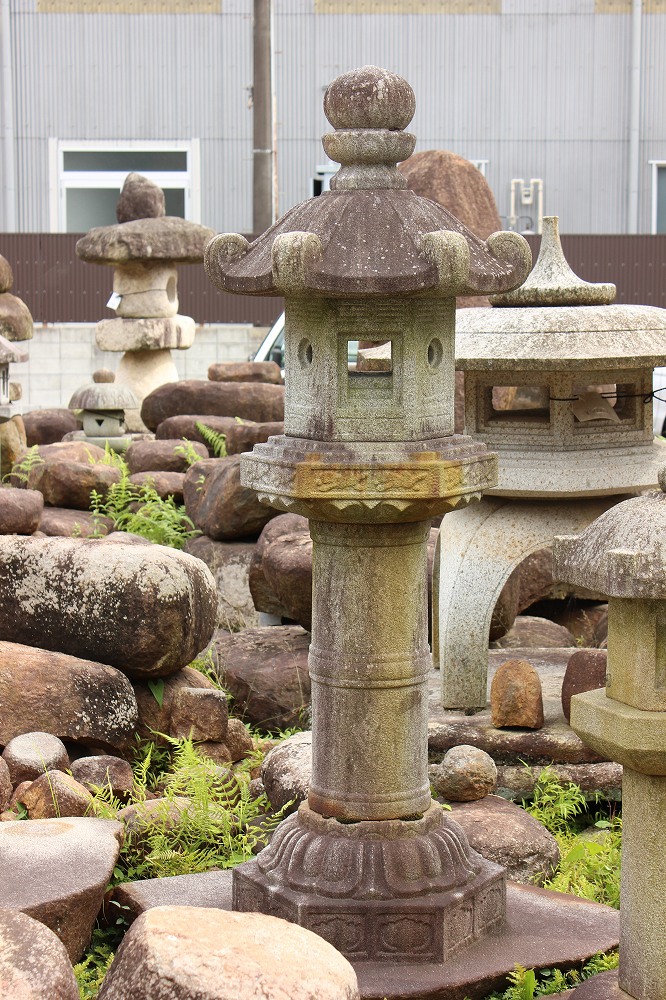 高桐院 本鞍馬石の製品案内愛知県岡崎市の石灯篭・水鉢蹲など石材製品