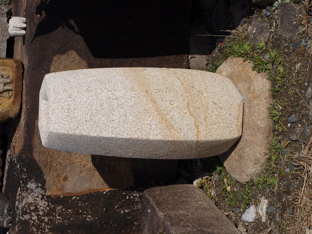 六角立水鉢（錆）花器付きの製品案内愛知県岡崎市の石灯篭・水鉢蹲など