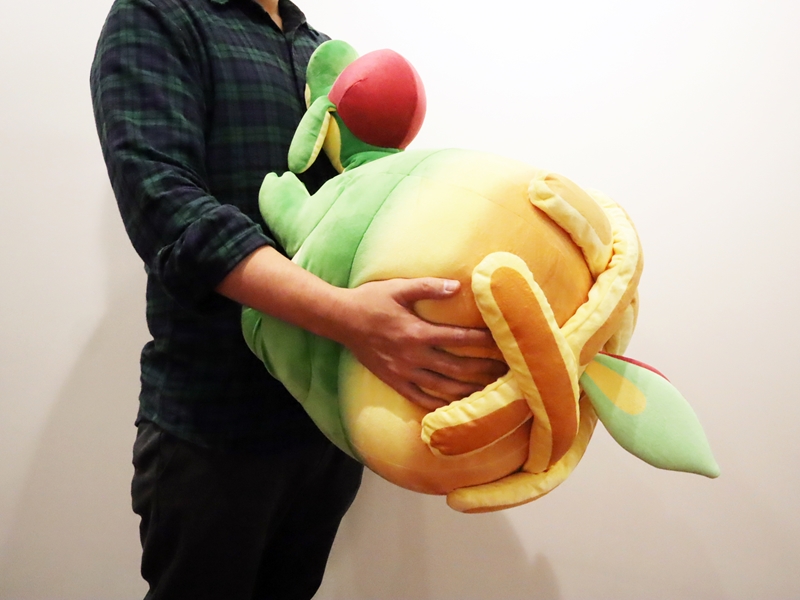 存在感ばつぐん！ タルップルの等身大ぬいぐるみがポケモンセンター