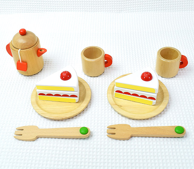 ままごと ティータイムセット（ショートケーキ付）｜木のおもちゃ