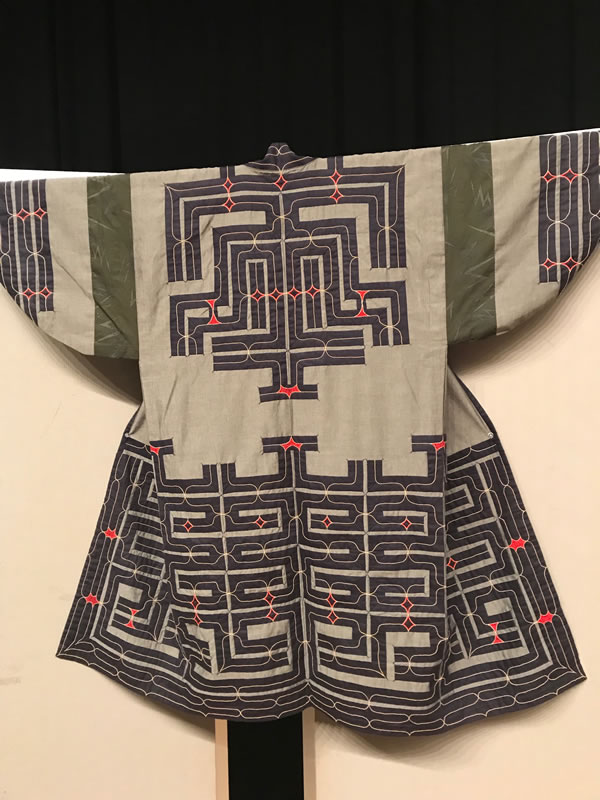アイヌ刺繍との出会い | パシフィックリゾートのホロホロ ハワイ カワラ版