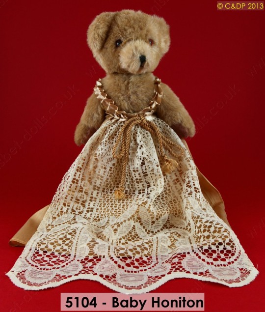 Peggy Nisbet Dolls - A Collector's Guide and illustrated listing