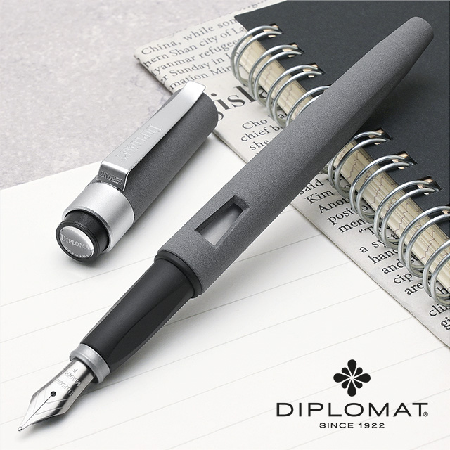 DIPLOMAT ディプロマット 万年筆 マグナム ソフトタッチ グレー 195911