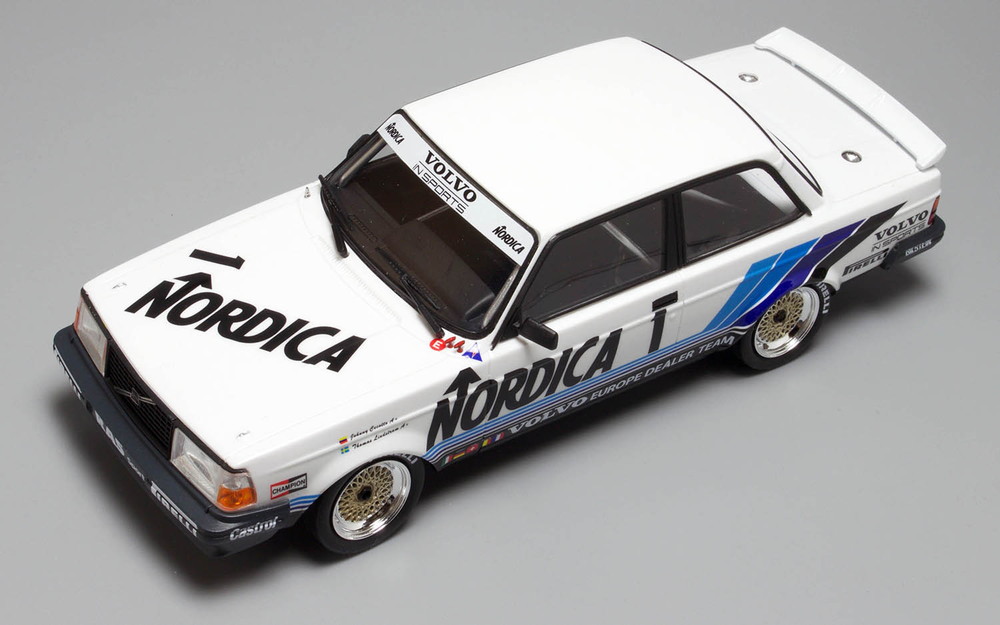 プラモデル :: 車 & バイク :: ボルボ 240ターボ 1986 ETCC