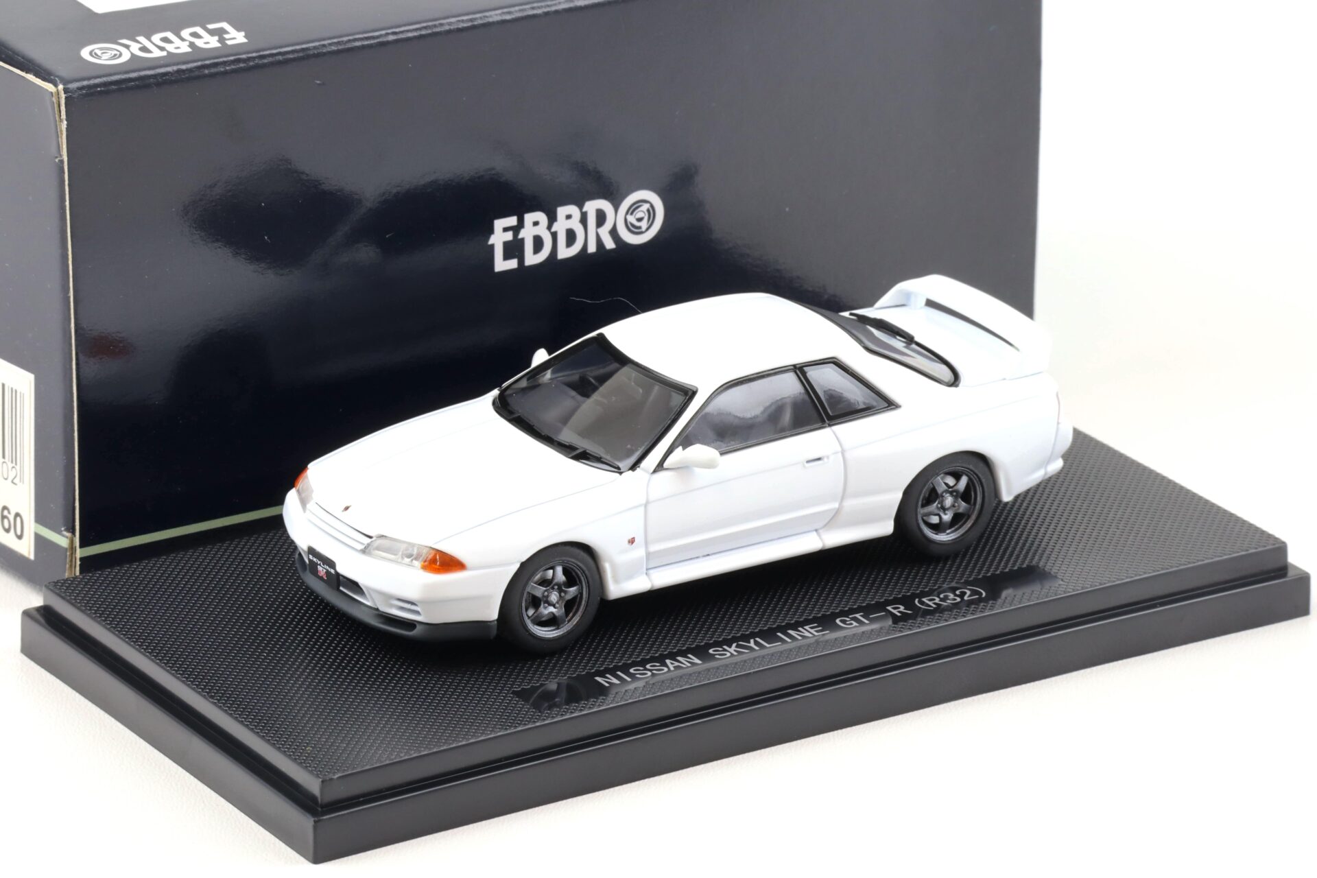 1:43 Ebbro Nissan Skyline GT-R R32 Coupe white 1989 – Premium