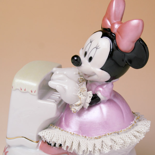 Disney ピアノを弾くミニー レース人形オルゴール 音楽雑貨